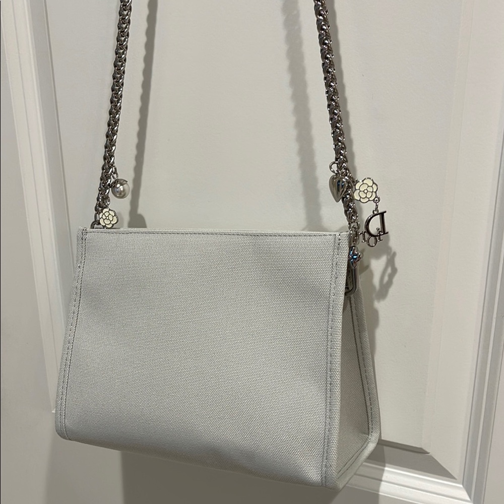 Dior White Cosmetic Bag with Textured Finish - Picture 9 of 14